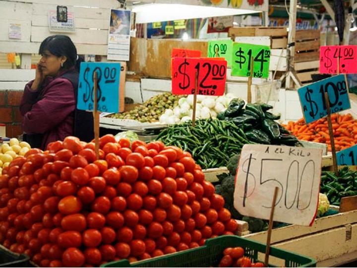 Inflación en México baja en primera quincena de octubre