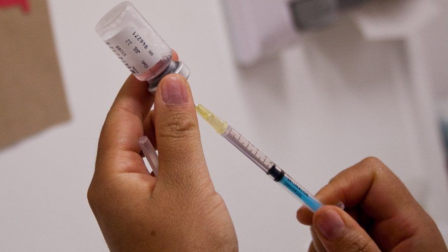 Países ricos debilitan reparto de vacunas: OMS