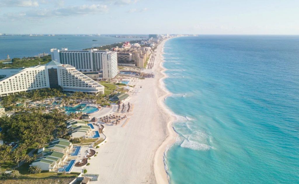 En Cancún ahora hay más vuelos de USA que hace un año.