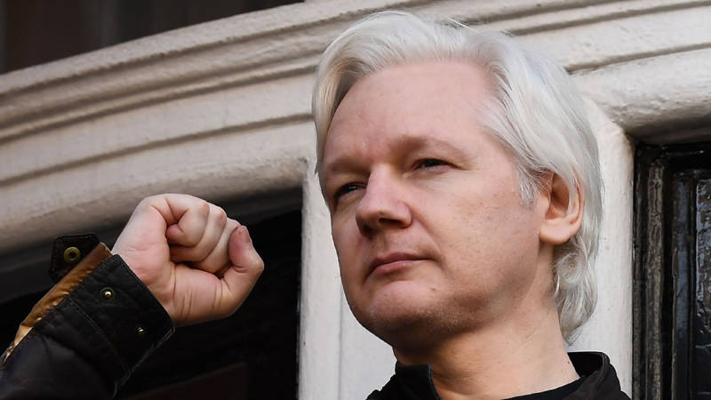 Ofrece México asilo a Julian Assange