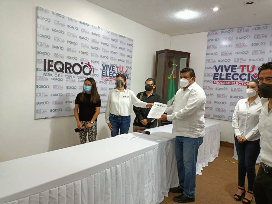 Presentan solicitud de registro la coalición PRI, PAN, PRD y Confianza por Quintana Roo