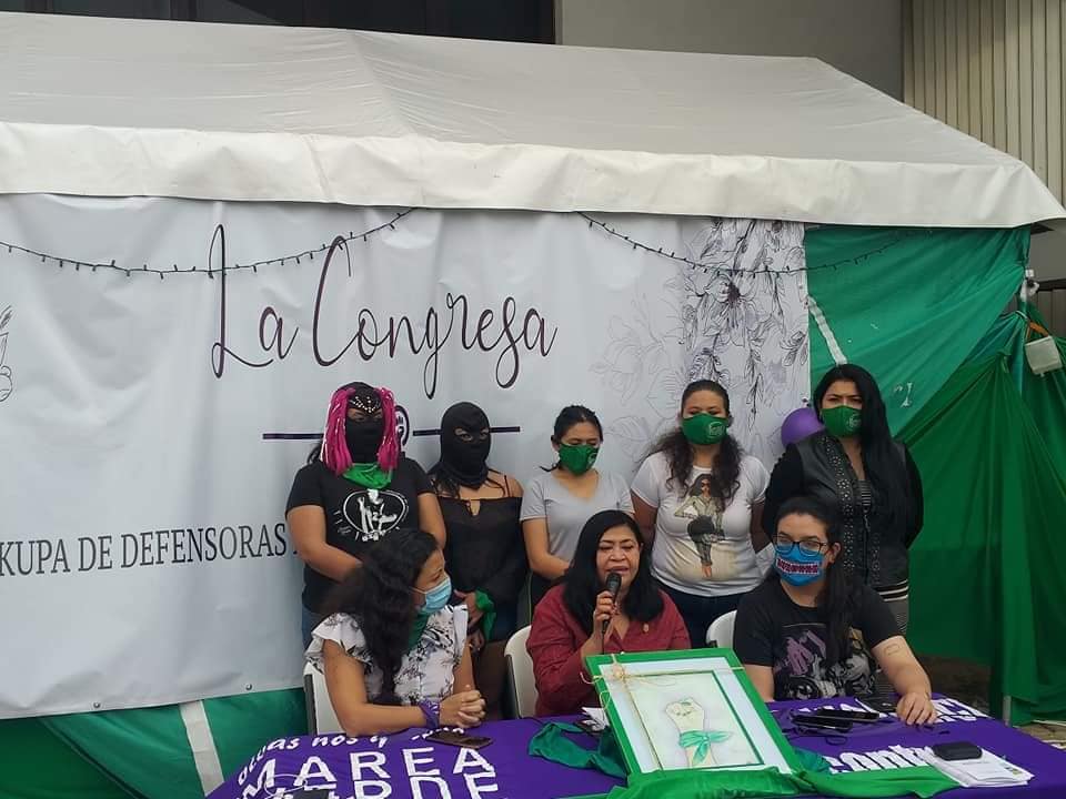 Titular de Conavim se reúne con Red Feminista Quintanarroense
