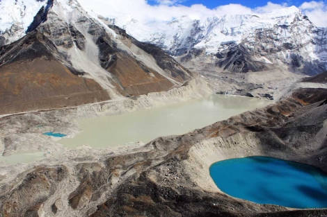 Se desprende glaciar del Himalaya