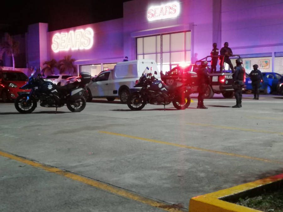 Falso reporte de privación de libertad moviliza a policías en Sears
