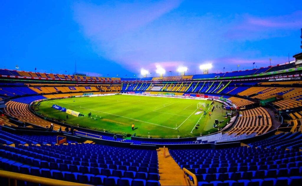Regresa el público a las gradas de los estadios de Tigres y Monterrey