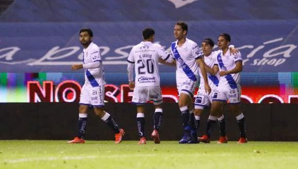 Llega la afición del Puebla al estadio Cuauhtémoc