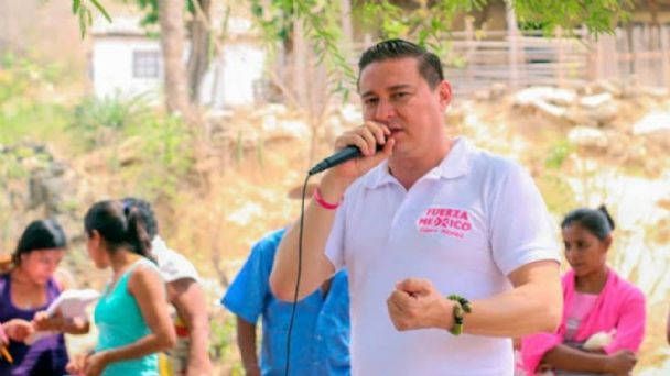 Atacan a balazos a candidato a alcalde de Acapulco