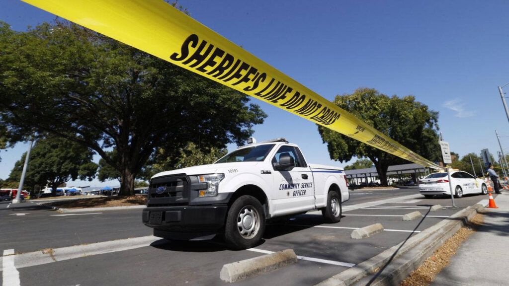 Identifican a sospechoso de tiroteo en California
