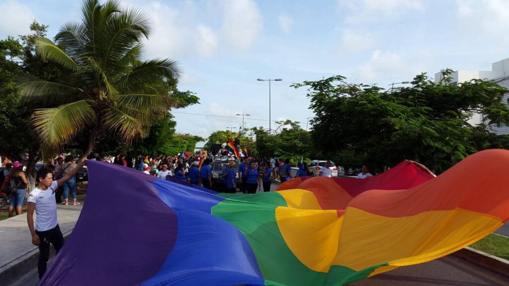 Se lleva a cabo en Cancún la Marcha del Orgullo Gay