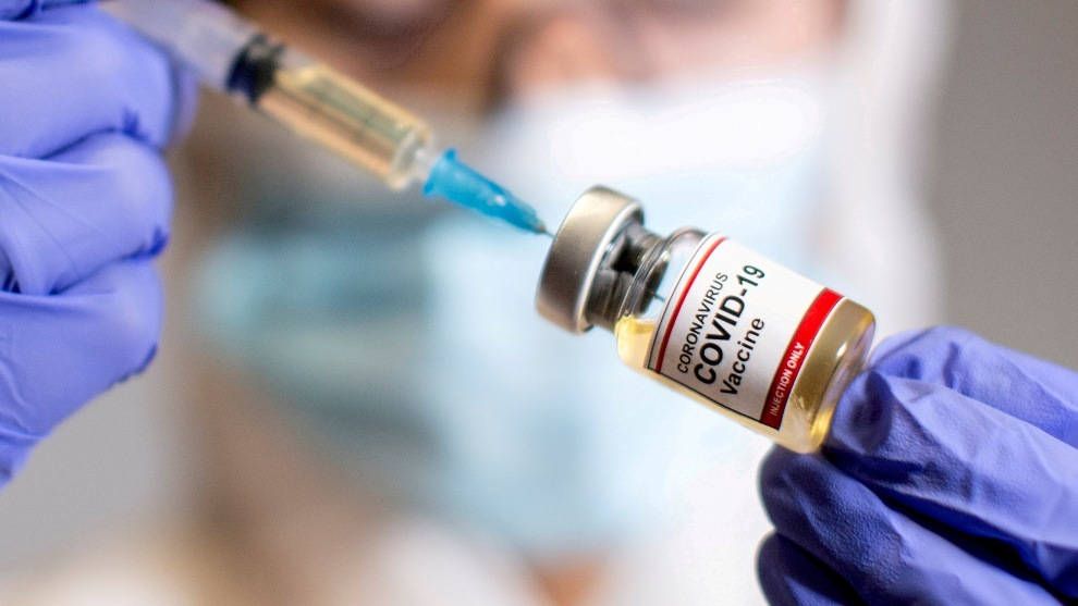 Autoriza Canadá combinar vacunas AstraZeneca y Pfizer