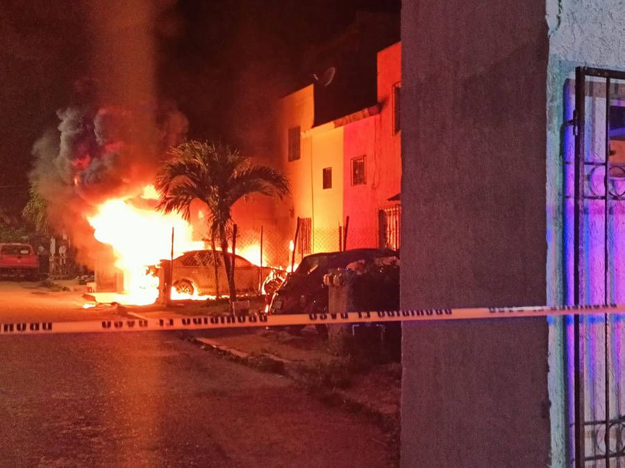 Se incendia taxi en Puerto aventuras. Noticias en tiempo real