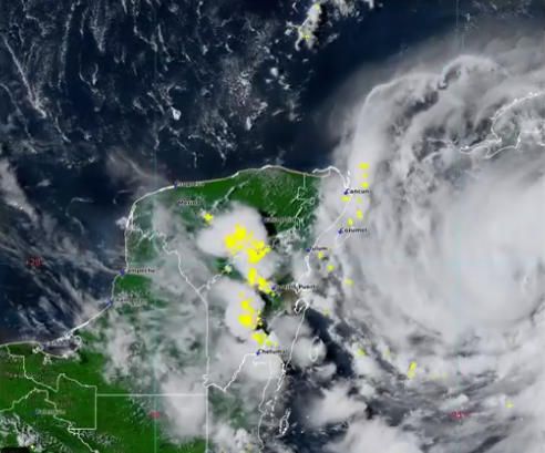 Grace se desplaza sobre Yucatán, ahora como tormenta tropical