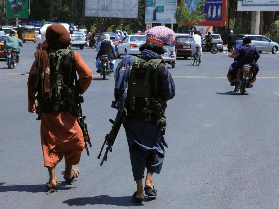 Talibanes conquistan Kabul
