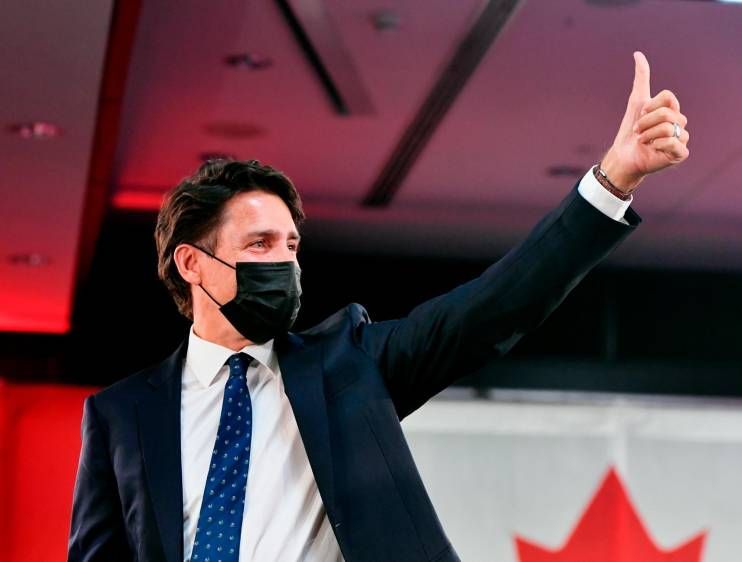 Sin mayoría absoluta Trudeau retiene el poder en Canadá
