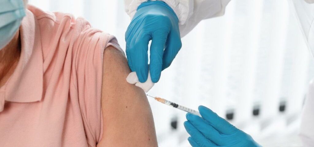Inicia pre-registro de vacunación para jóvenes de 15 a 17 años