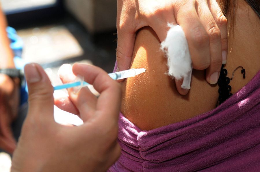 Instruye INAI a Salud a corregir datos de certificado de vacunación