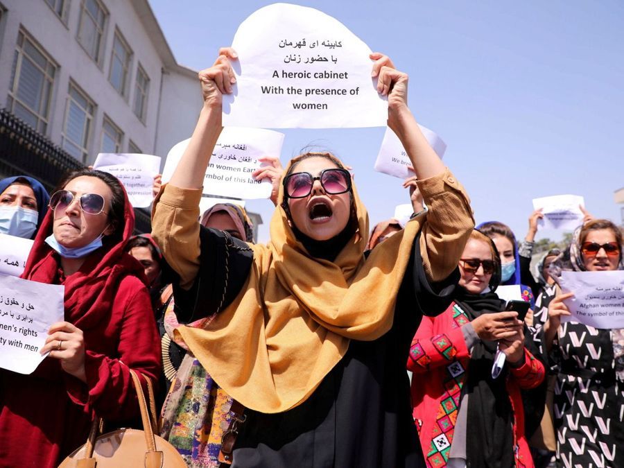 Protestan mujeres en Afganistán, piden trabajo y educación