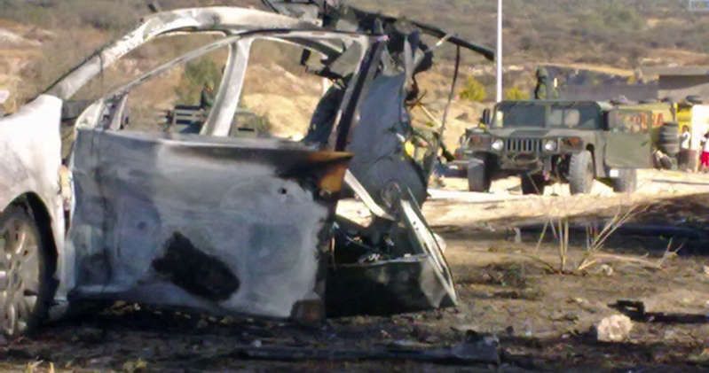 Comando detona carros bomba y libera a reos en Tula