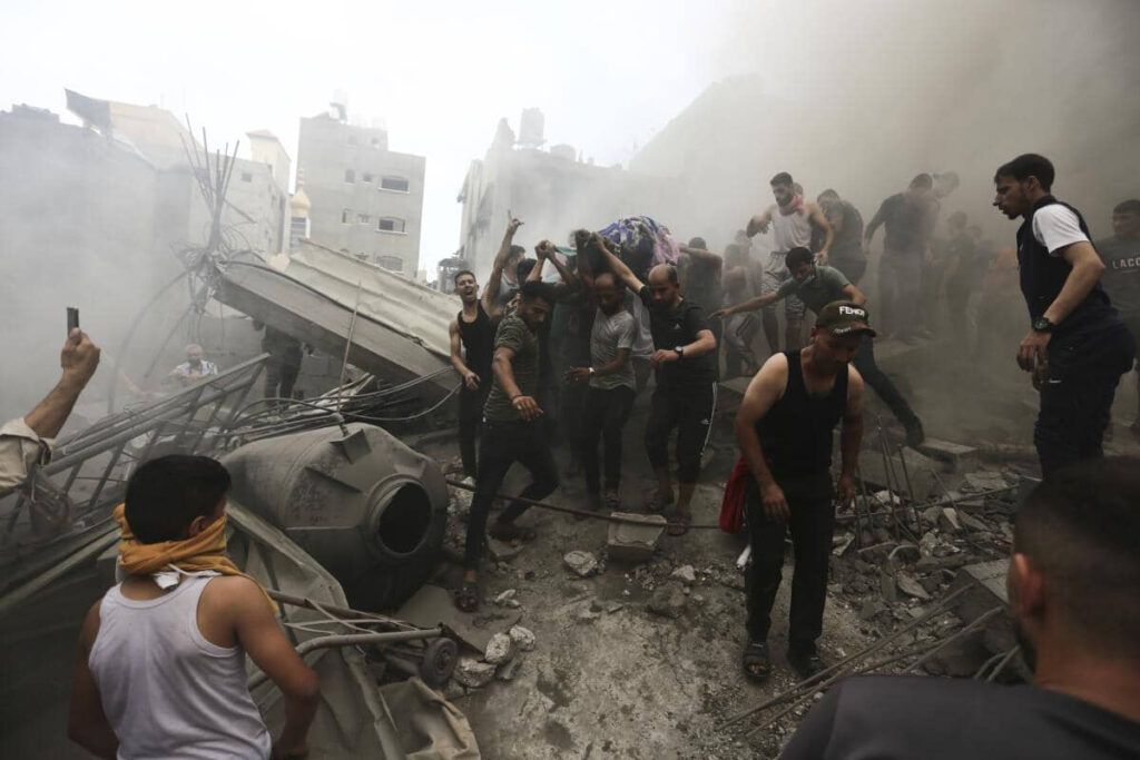 Israel bombardea Gaza, Rusia advierte que el conflicto podría extenderse