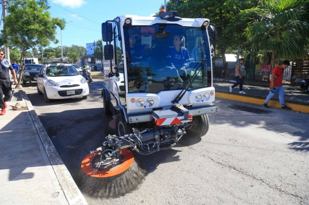 Activan programas de limpieza en colonias de Playa del Carmen