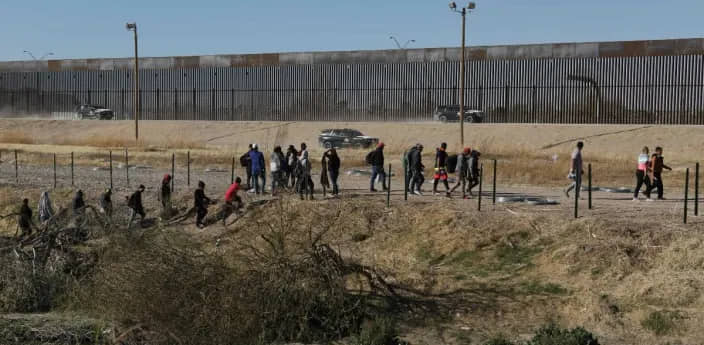 Pide México a Estados Unidos reabrir cruces fronterizos hacia California, Arizona y Texas