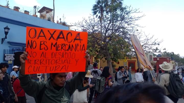 Colectivos realizaron marcha contra la gentrificación en Oaxaca