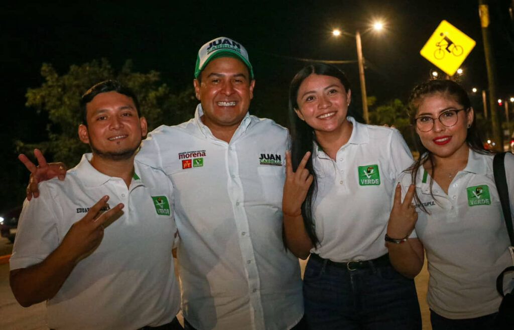 Desde hace tres años, Juan Carrillo se llevó de las calles de Cozumel la petición de su pueblo 