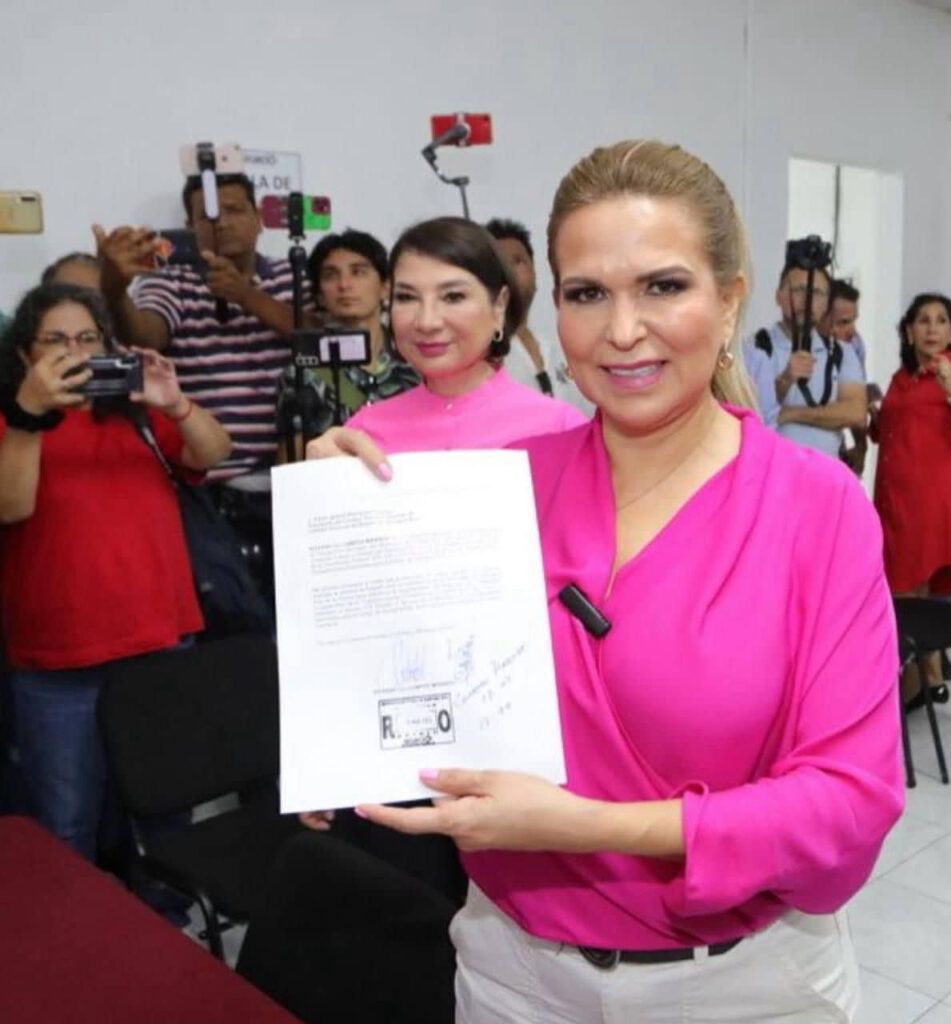 Se registra Lili Campos ante el Ieqroo para la presidencia municipal de Solidaridad